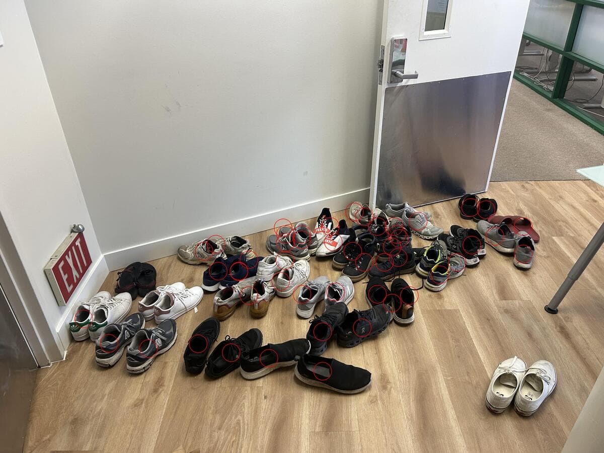 4F Pile shoe rack